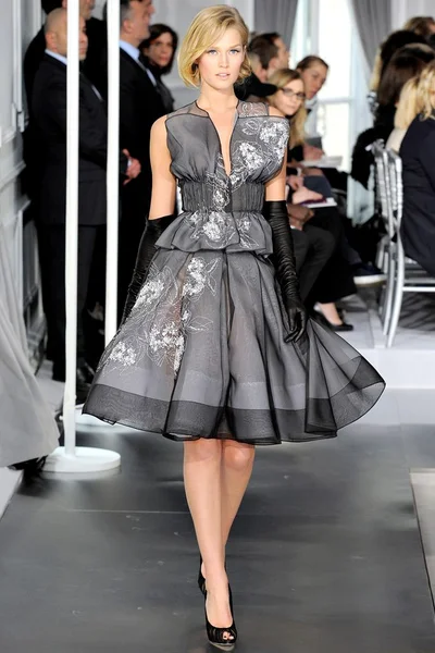 Look 4